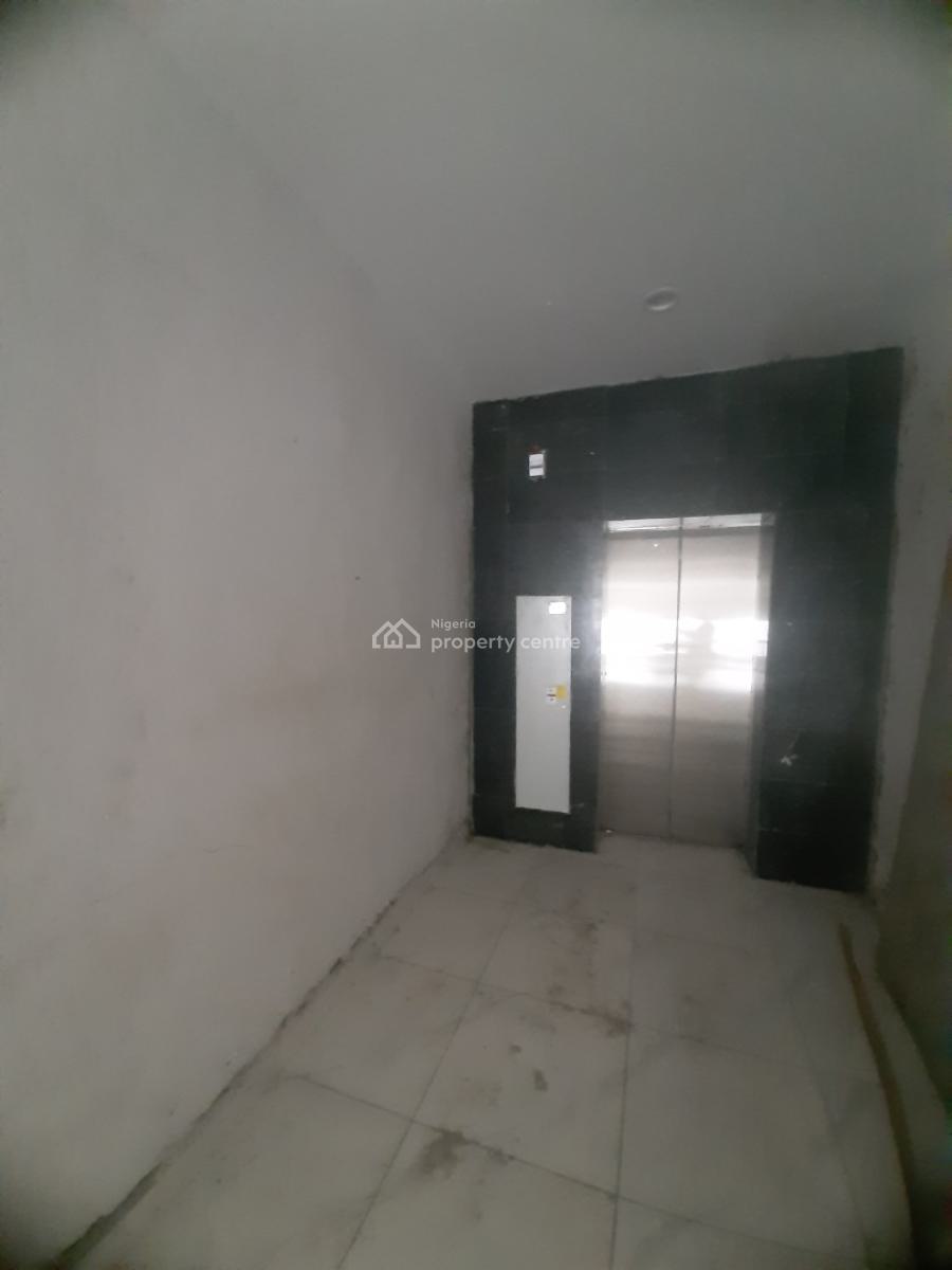 Newly Built and Serviced with 24/7 Power Supply 2 Bedroom En-suite Fla, Lekki Phase 1, Lekki, Lagos, Flat / Apartment for Rent