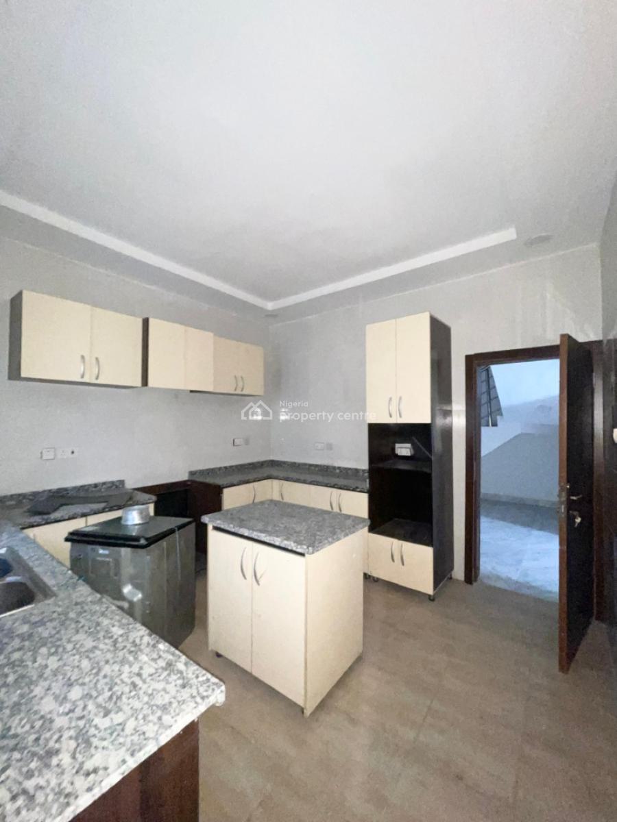 Distress 4 Bedroom Semi Detached Duplex, Ologolo, Ologolo, Lekki, Lagos, Semi-detached Duplex for Sale