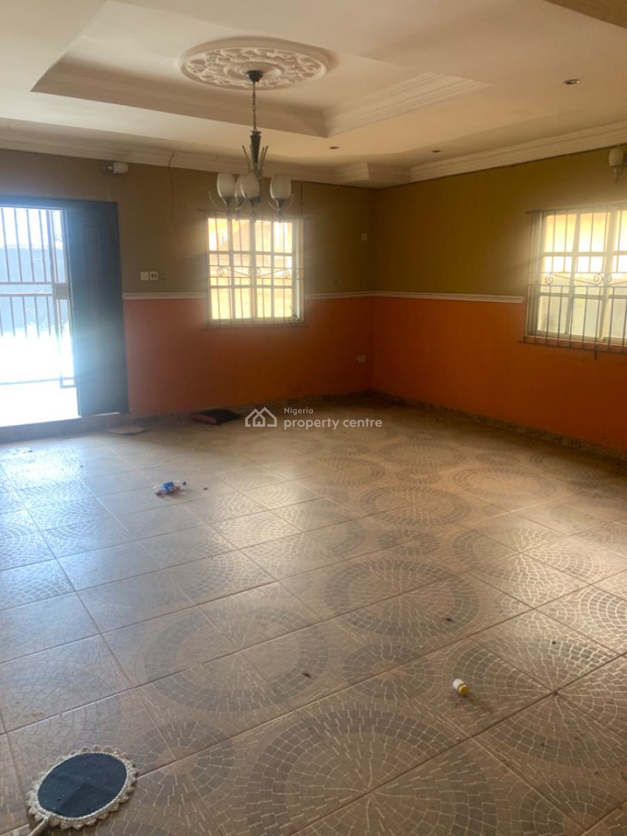 Decent Bungalow in a Good Location, Kola Oladejo Street, Odogunyan, Ikorodu, Lagos, Detached Bungalow for Sale