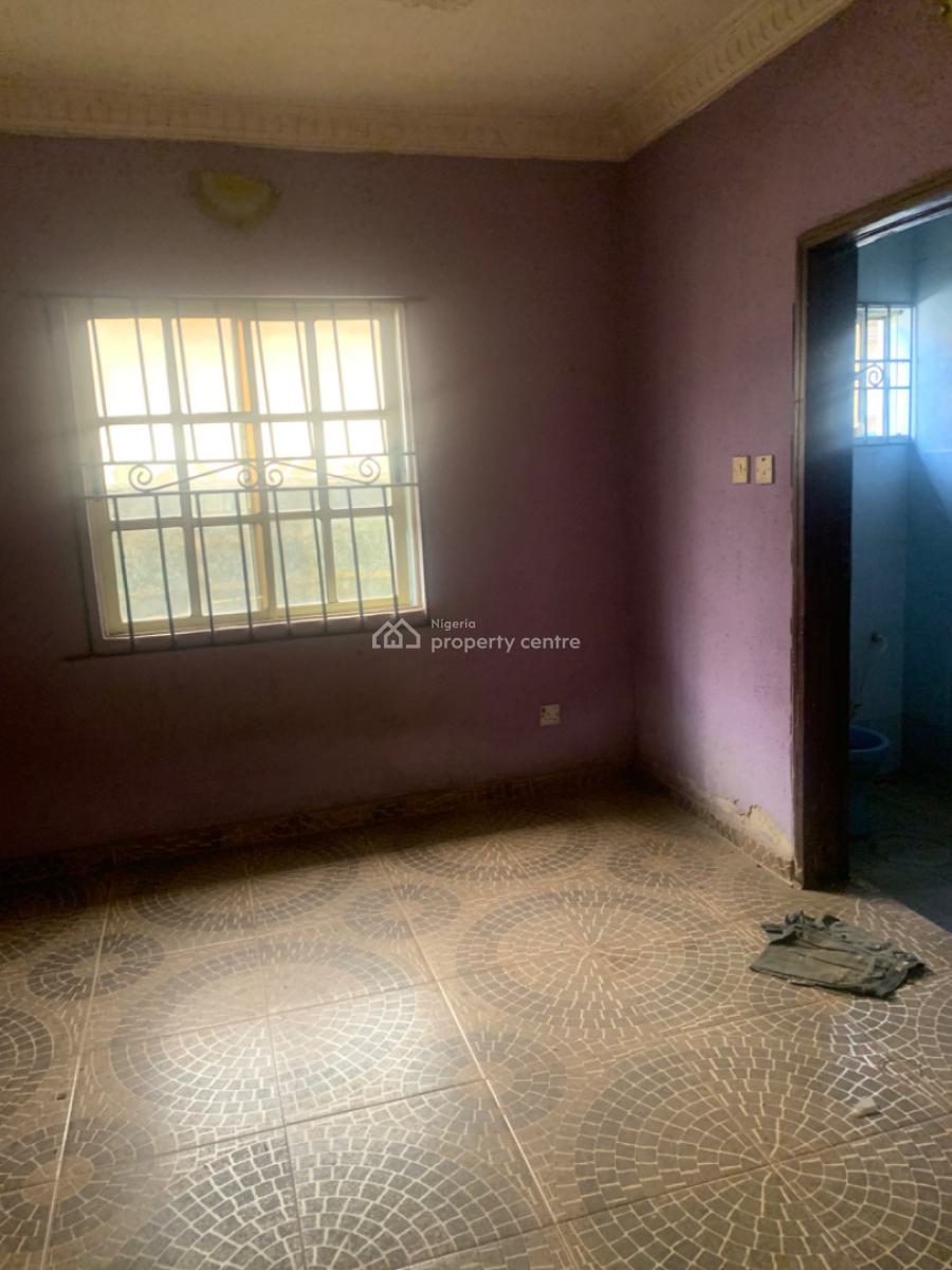 Decent Bungalow in a Good Location, Kola Oladejo Street, Odogunyan, Ikorodu, Lagos, Detached Bungalow for Sale