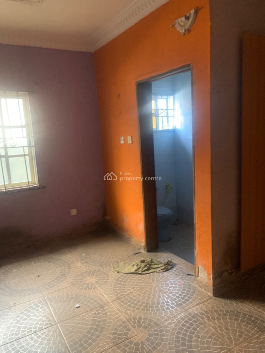 Decent Bungalow in a Good Location, Kola Oladejo Street, Odogunyan, Ikorodu, Lagos, Detached Bungalow for Sale