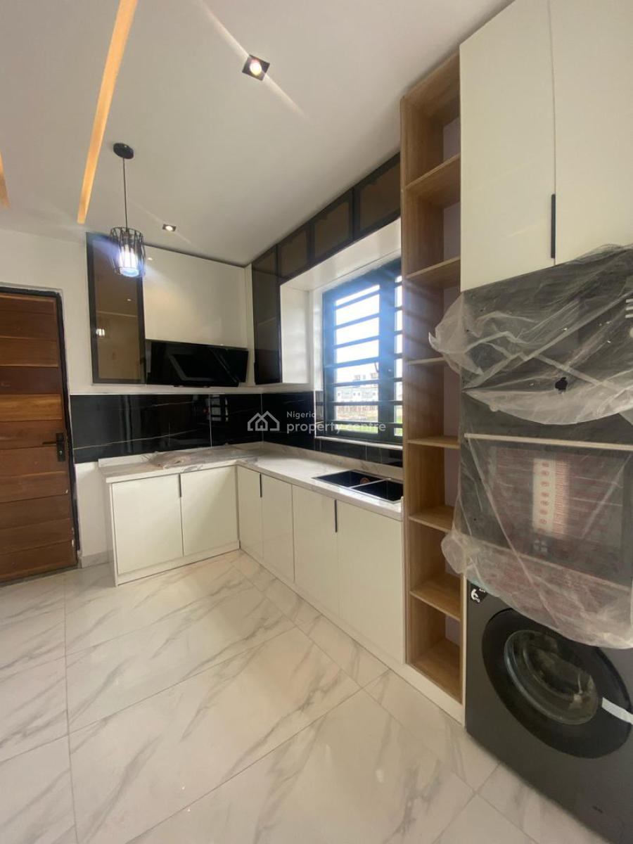 Spacious & Secure! 2-bedroom Apartment with Flood-free Environment, Ikate, Lekki, Lagos, Flat / Apartment for Rent