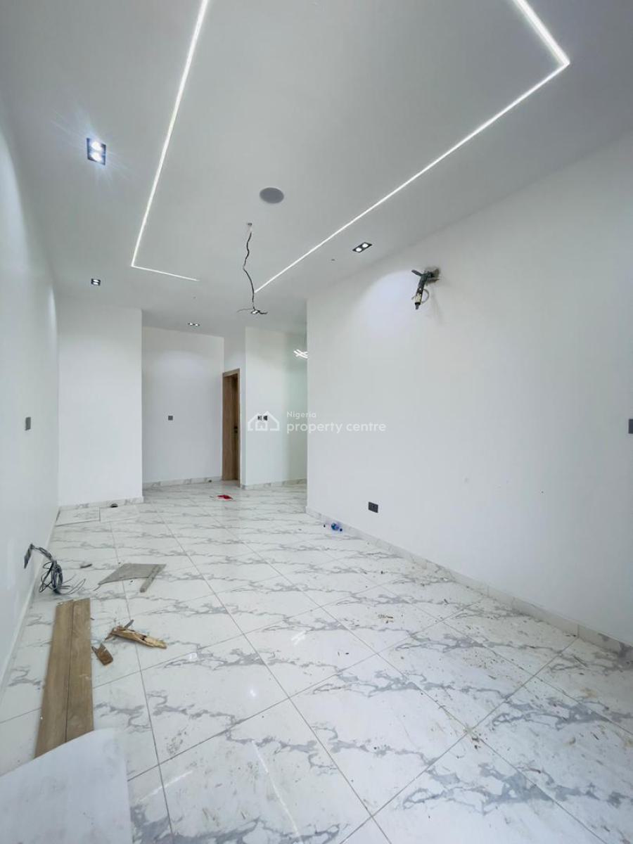 Modern 2 Bed Luxury Living with Gym,pool,24/7security, Orchid Lekki Lagos, Lekki, Lagos, Block of Flats for Sale