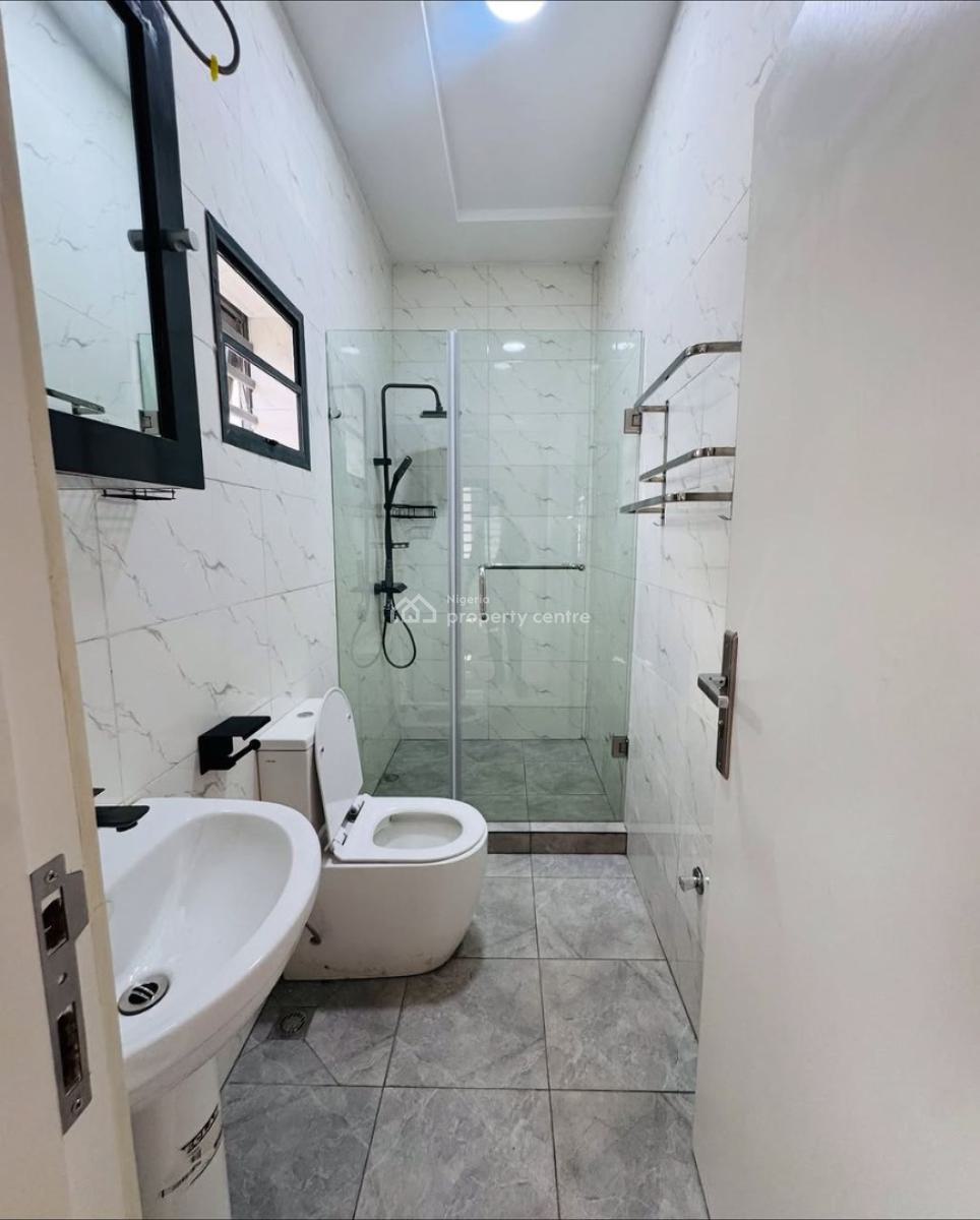 Exquisitely Built 4-bedroom Semi-detached Duplex + Bq, Step Into Luxury with This Beautifully Finished 4-bedroom, Surulere, Lagos, Semi-detached Duplex for Sale