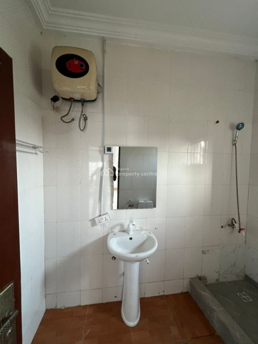 Inviting Look of Elegance in a Studio Bedroom Apartment (upstairs), Bera Estate, Lekki, Lagos, House for Rent