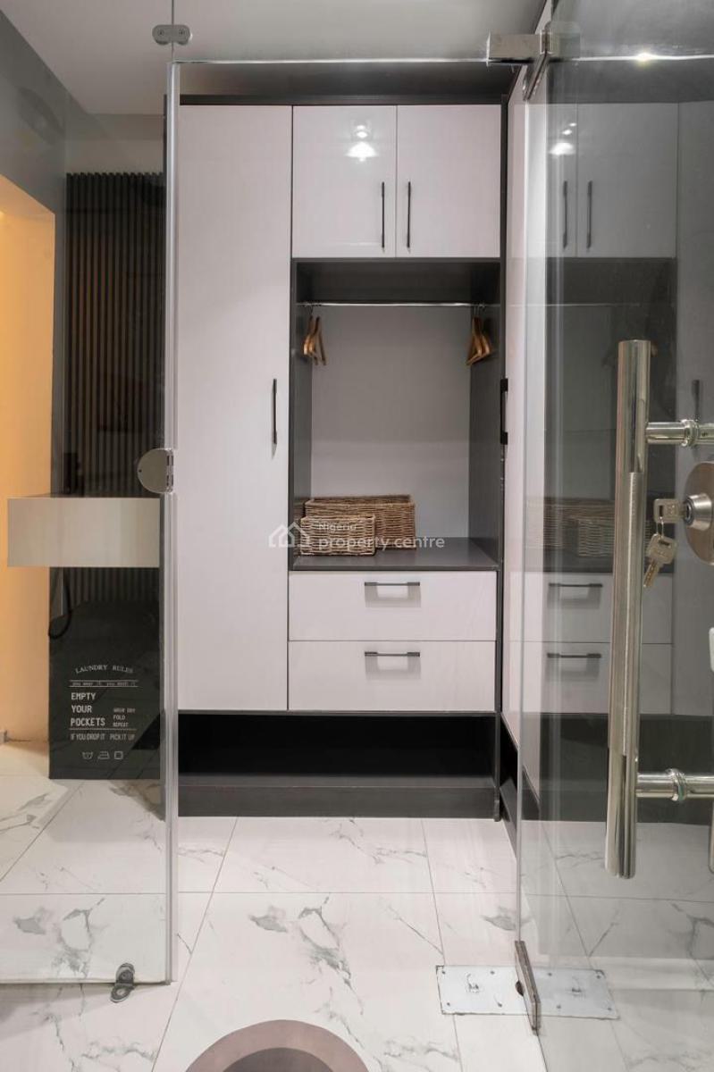Beautiful 2 Bedroom with Swimming Pool and Ps5, Ezra Court, Ebu Olu Adegboruwa Lane Off Freedom Way, Lekki Phase 1, Lekki, Lagos, Flat / Apartment Short Let