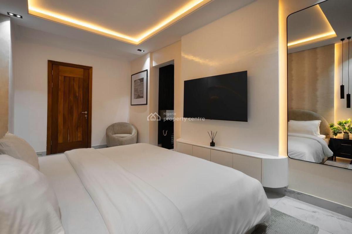 Beautiful 2 Bedroom with Swimming Pool and Ps5, Ezra Court, Ebu Olu Adegboruwa Lane Off Freedom Way, Lekki Phase 1, Lekki, Lagos, Flat / Apartment Short Let