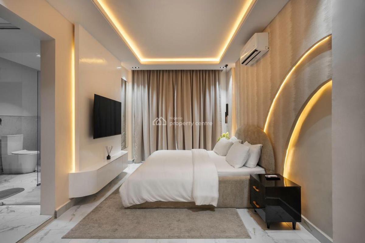 Beautiful 2 Bedroom with Swimming Pool and Ps5, Ezra Court, Ebu Olu Adegboruwa Lane Off Freedom Way, Lekki Phase 1, Lekki, Lagos, Flat / Apartment Short Let