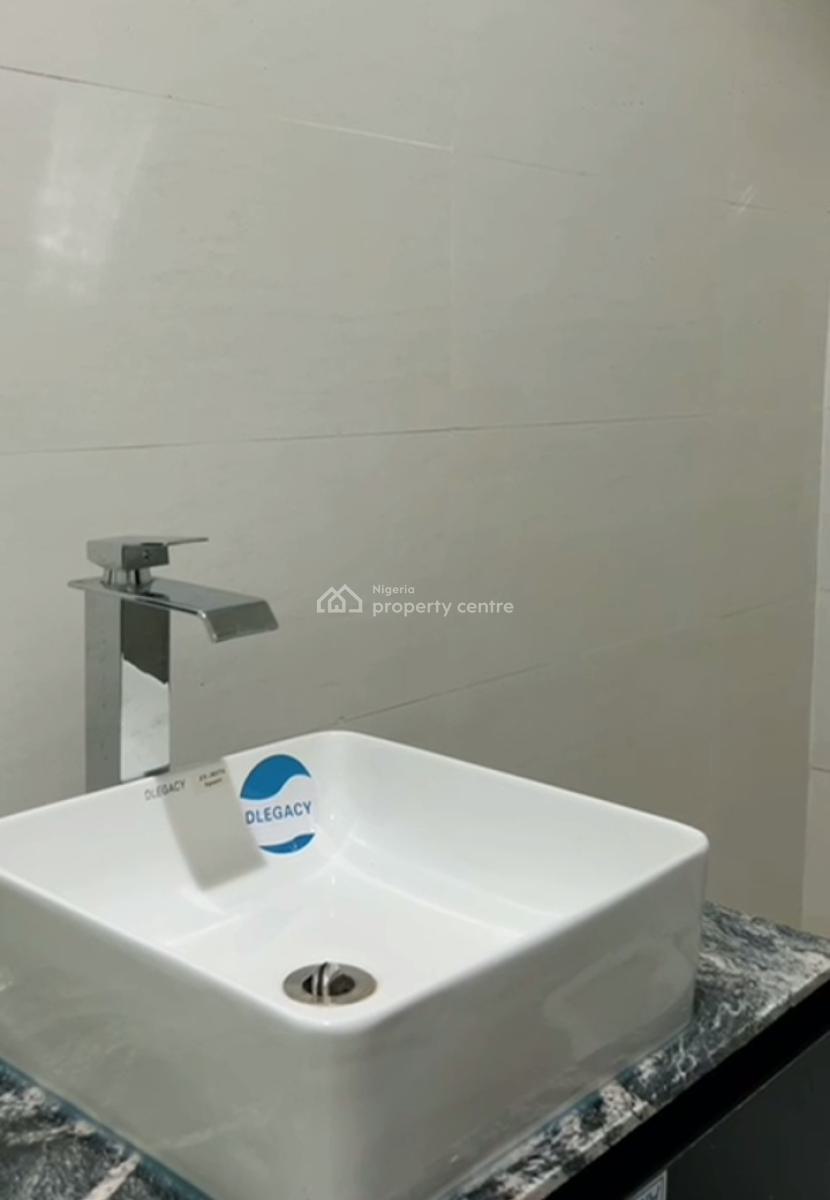 Newly Built 20 Rooms Hotel., Mabushi, Abuja, Hotel / Guest House for Sale