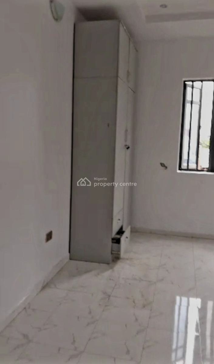 Renovated 2 Bedroom Flat Upstairs, Off Sobo Akowonjo Rd, Akowonjo, Alimosho, Lagos, Flat / Apartment for Rent