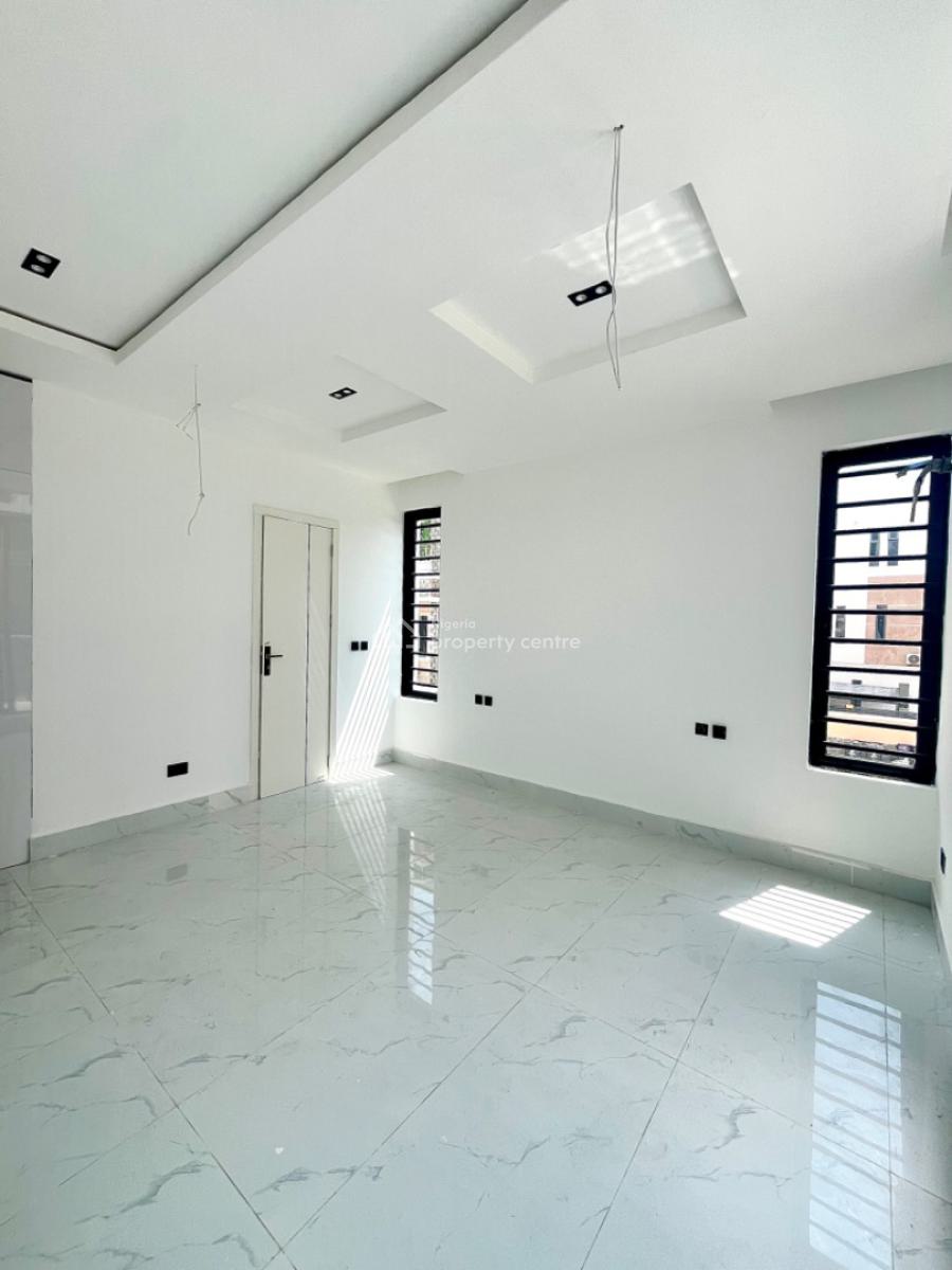 Beautiful 2 Bed Apartment with Gym, Lekki Phase 1, Lekki, Lagos, Flat / Apartment for Sale