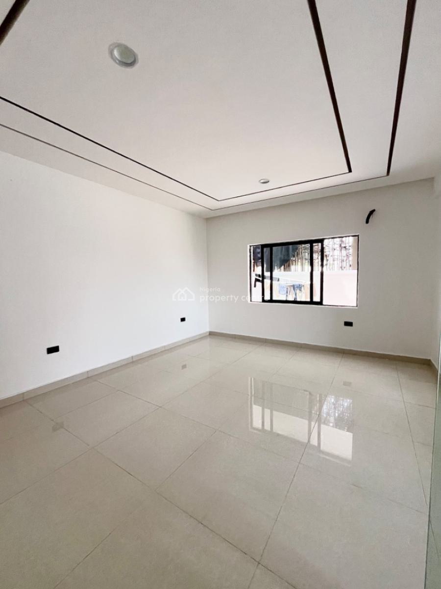 Contemporary 2 Bedroom Apartment with S/pool  & Gym, Lekki Phase 1, Lekki, Lagos, Flat / Apartment for Sale