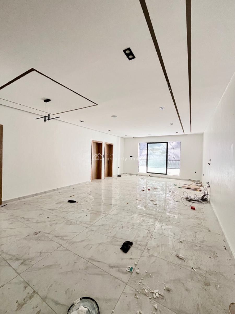 Contemporary 2 Bedroom Apartment with S/pool  & Gym, Lekki Phase 1, Lekki, Lagos, Flat / Apartment for Sale