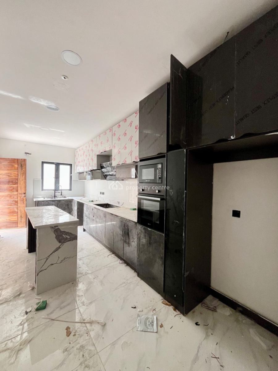 Contemporary 2 Bedroom Apartment with S/pool  & Gym, Lekki Phase 1, Lekki, Lagos, Flat / Apartment for Sale