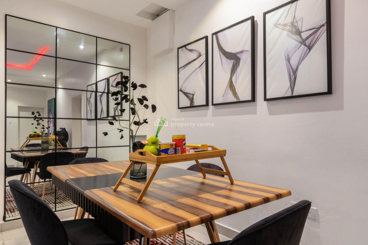 Luxury 2 Bedroom Apartment, with a Swimming Pool and a Gym., Off Admiralty Way, Lekki Phase 1, Lekki, Lagos, Flat / Apartment Short Let