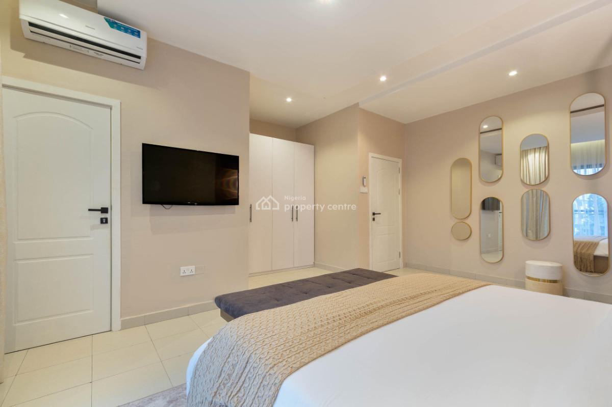 Luxury 2 Bedroom Apartment, with a Swimming Pool and a Gym., Off Admiralty Way, Lekki Phase 1, Lekki, Lagos, Flat / Apartment Short Let
