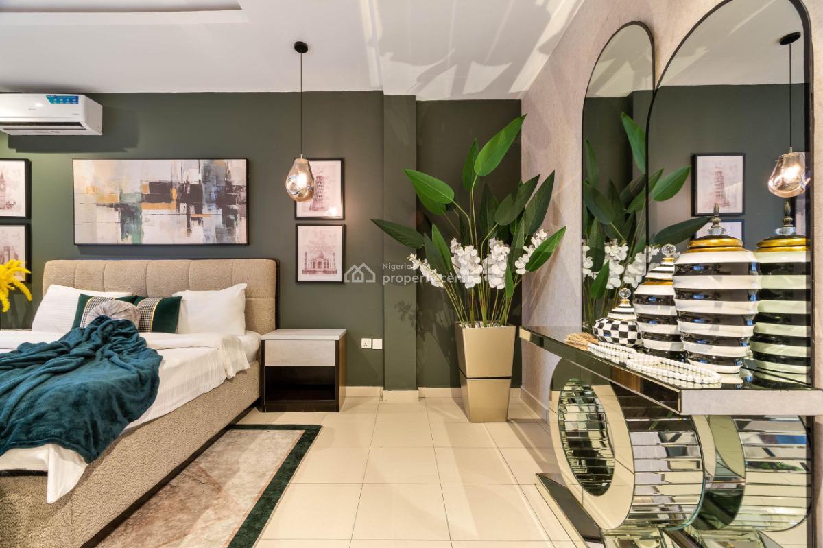 Luxury 2 Bedroom Apartment, with a Swimming Pool and a Gym., Off Admiralty Way, Lekki Phase 1, Lekki, Lagos, Flat / Apartment Short Let