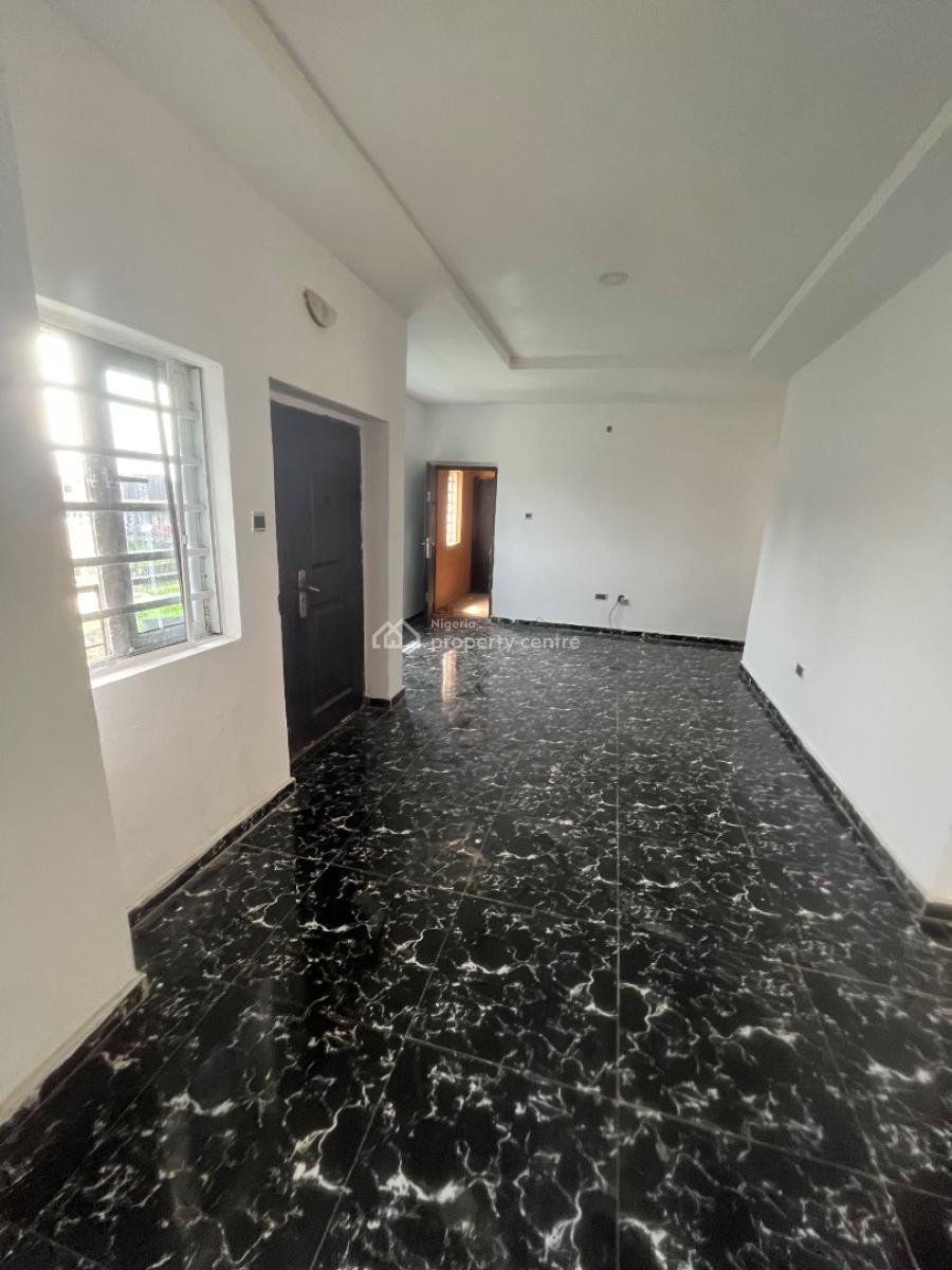 Luxury Beautiful 2bedroom Flat Upper Floor, Mobil Road Ilaje, Ajah, Lagos, Flat / Apartment for Rent