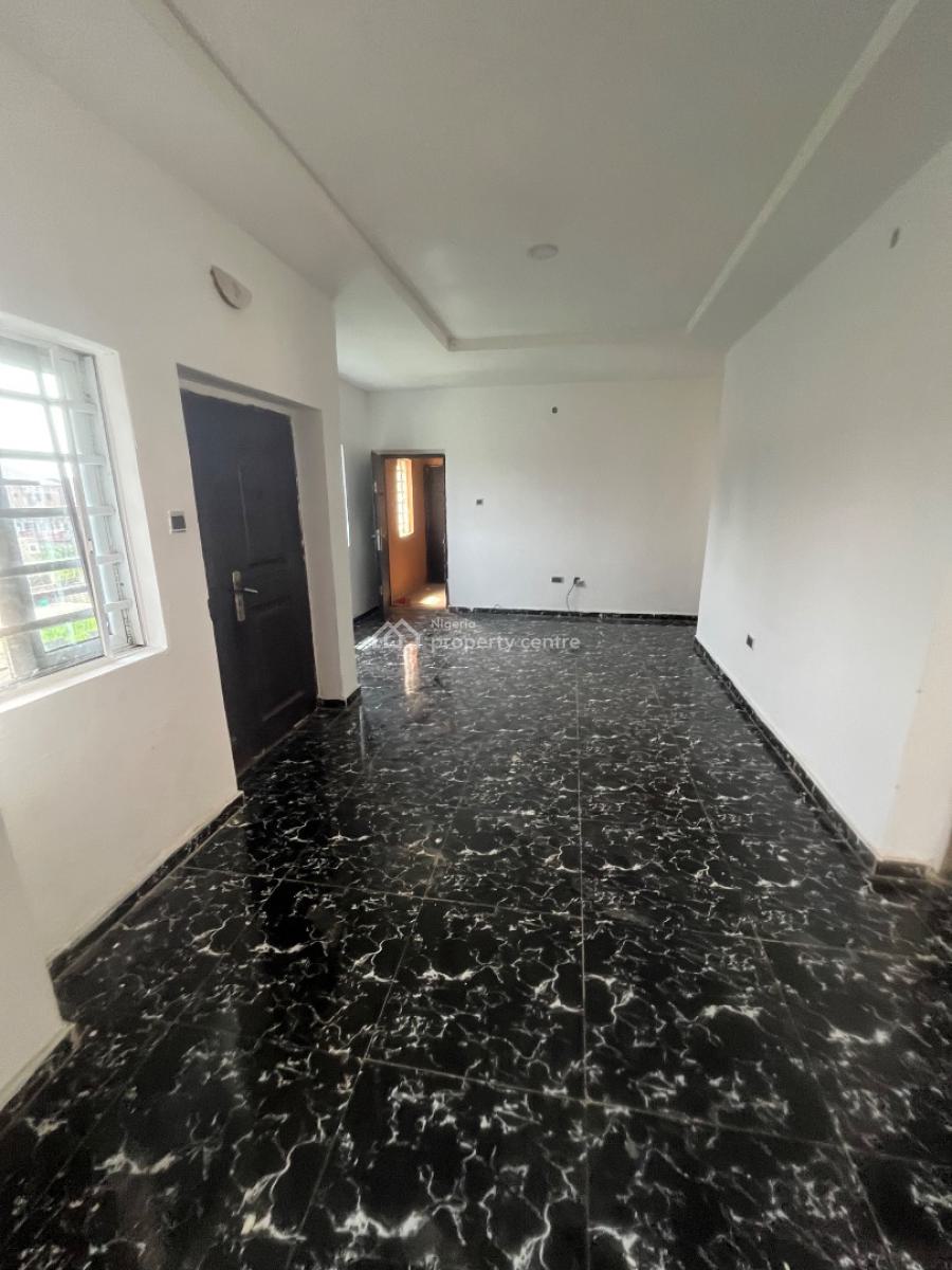 Luxury Beautiful 2bedroom Flat Upper Floor, Mobil Road Ilaje, Ajah, Lagos, Flat / Apartment for Rent