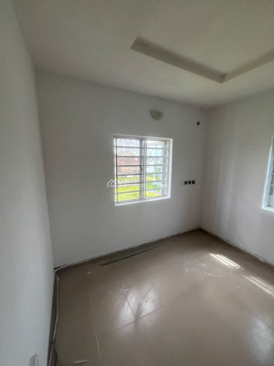 Luxury Beautiful 2bedroom Flat Upper Floor, Mobil Road Ilaje, Ajah, Lagos, Flat / Apartment for Rent