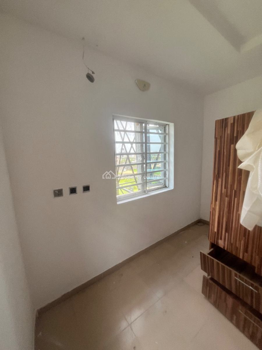 Luxury Beautiful 2bedroom Flat Upper Floor, Mobil Road Ilaje, Ajah, Lagos, Flat / Apartment for Rent