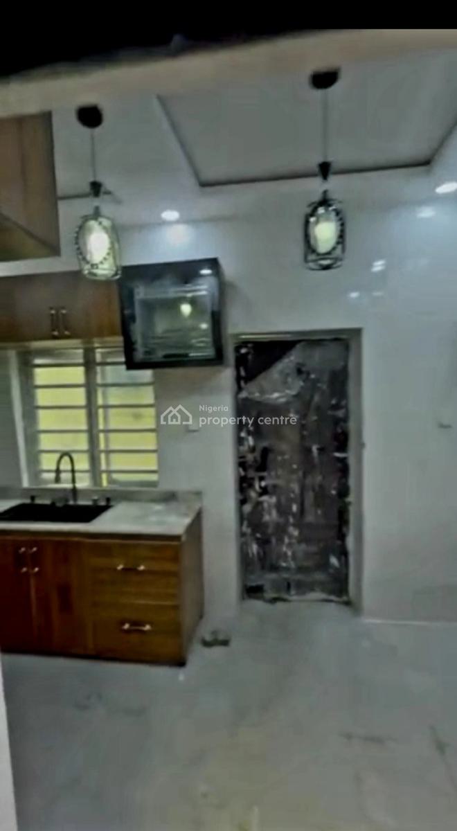 3 Bedroom Penthouse Bungalow with Solar, Abraham Adesanya Estate, Ajah, Lagos, House for Sale