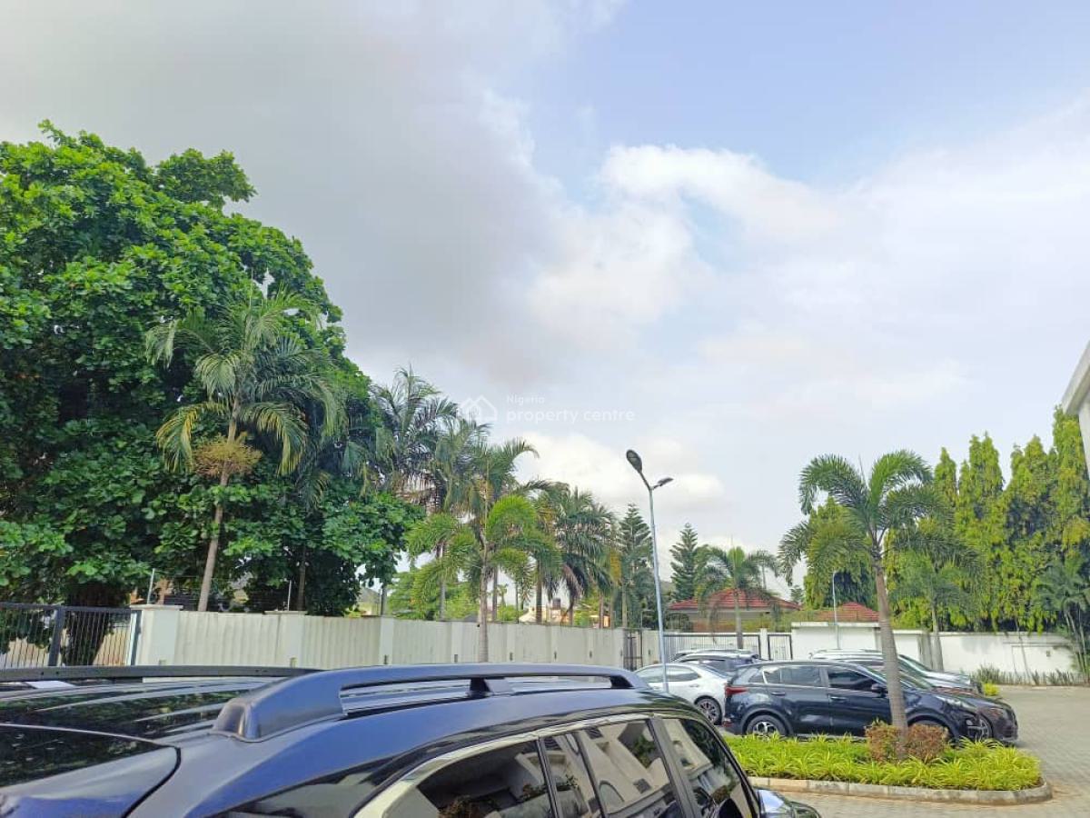 Spacious 3-bedroom Flat with Pool, Gym and Bq, Old Ikoyi, Ikoyi, Lagos, Flat / Apartment for Rent