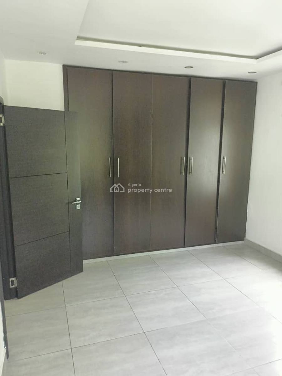 Spacious 3-bedroom Flat with Pool, Gym and Bq, Old Ikoyi, Ikoyi, Lagos, Flat / Apartment for Rent