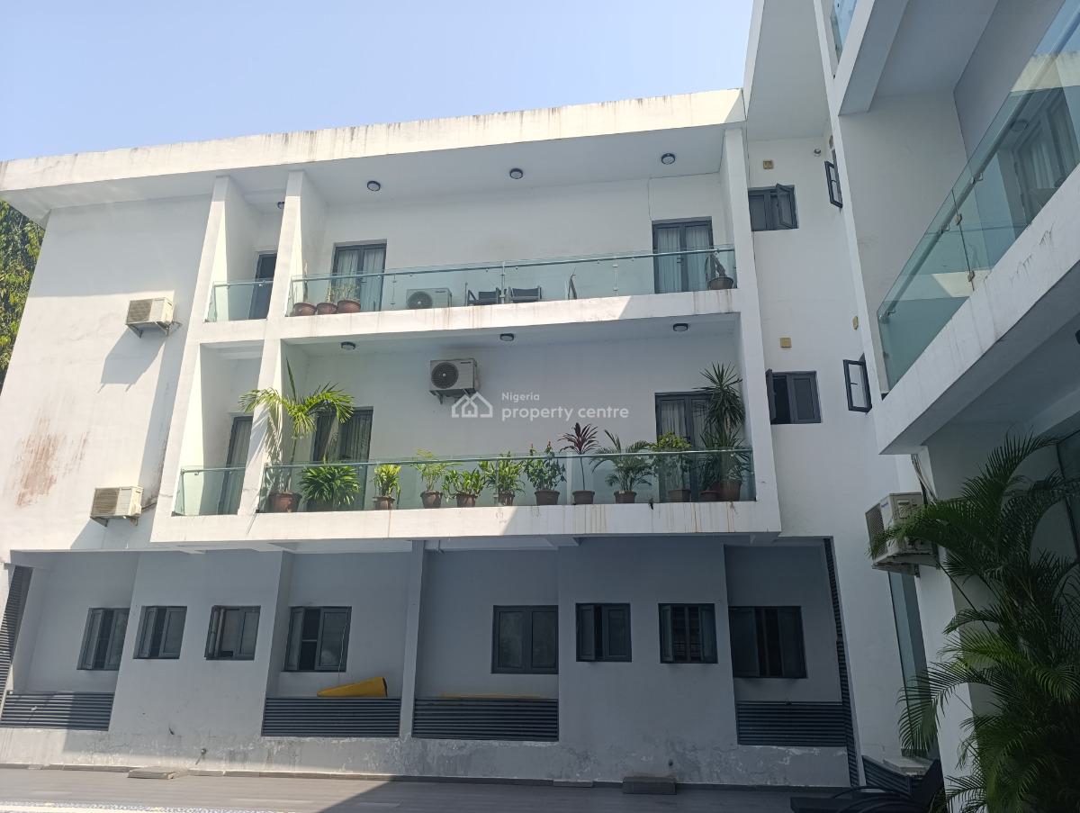 Spacious 3-bedroom Flat with Pool, Gym and Bq, Old Ikoyi, Ikoyi, Lagos, Flat / Apartment for Rent