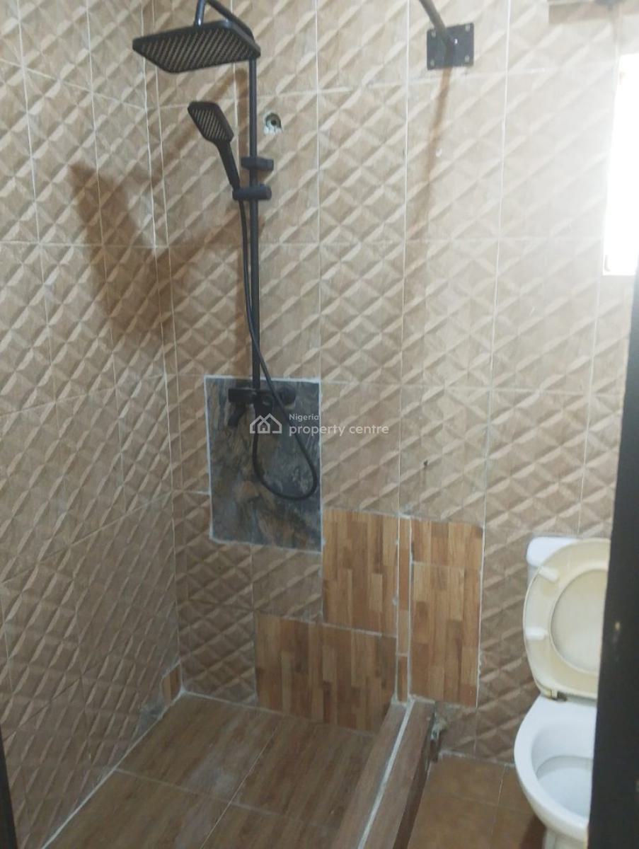 2 Bedroom Flat Upstairs, Chevron Alternative Route, Lekki, Lagos, Flat / Apartment for Rent