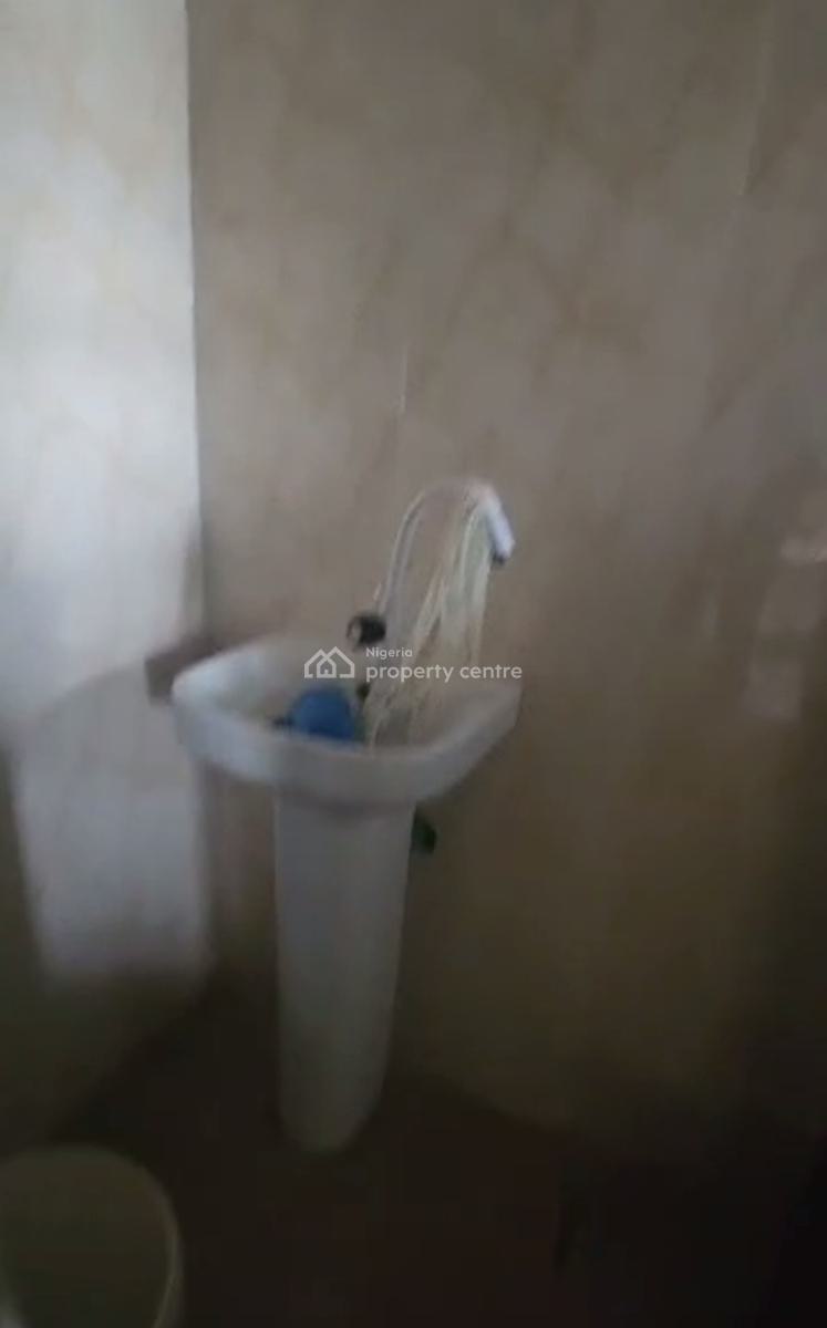 Newly Built 2 Bedroom Flats., Off Nnobi Right, Ikate, Itire-ikate, Surulere, Lagos, Flat / Apartment for Rent