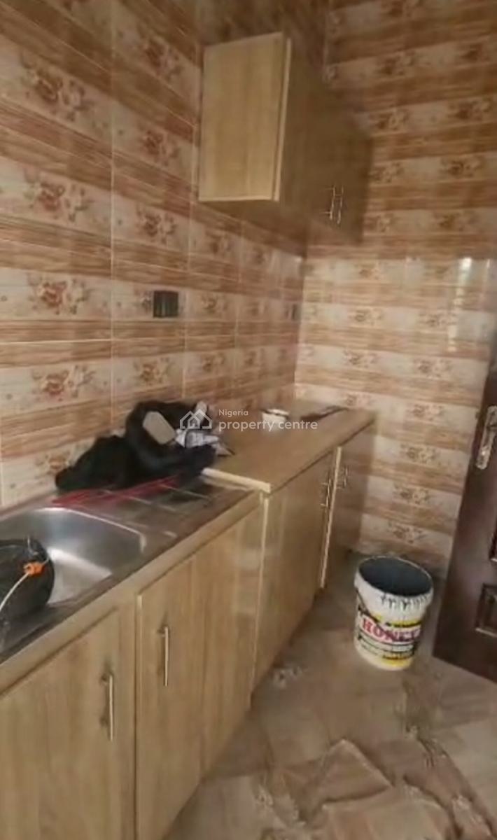 Newly Built 2 Bedroom Flats., Off Nnobi Right, Ikate, Itire-ikate, Surulere, Lagos, Flat / Apartment for Rent