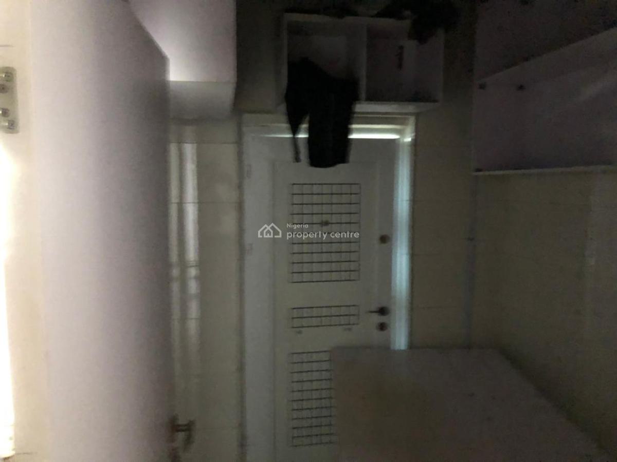 a 4 Storey Commercial Building, Lekki Right, Lekki Phase 1, Lekki, Lagos, Hotel / Guest House for Sale