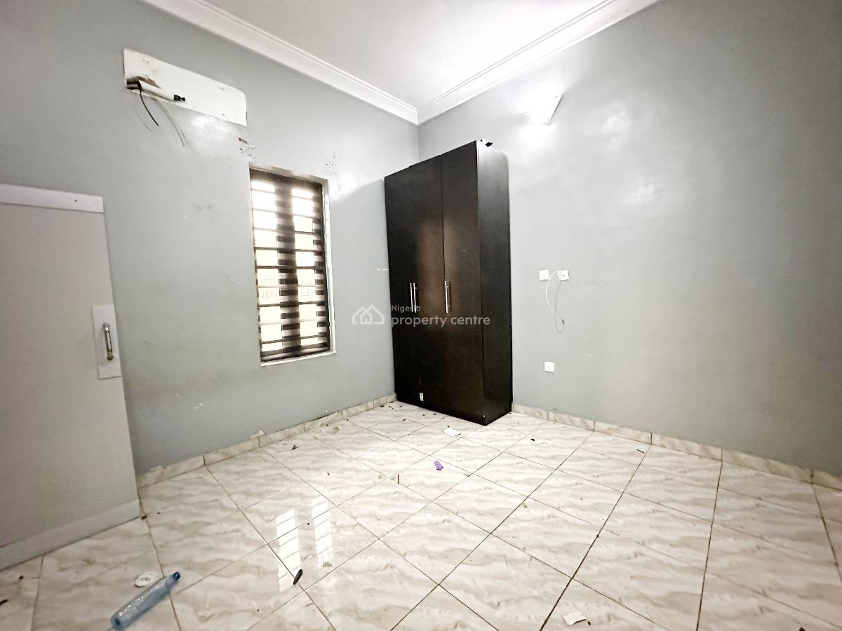 a Well Maintained Spacious 4 Semi Detached Duplex with Bq, Gra Phase 1, Magodo, Lagos, Semi-detached Duplex for Sale