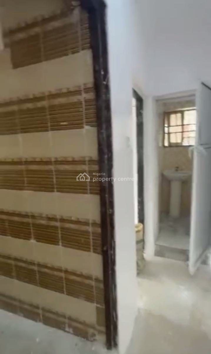 4 Unit of Mini Flat Upstairs, Akoka, Yaba, Lagos, Mini Flat (room and Parlour) for Rent