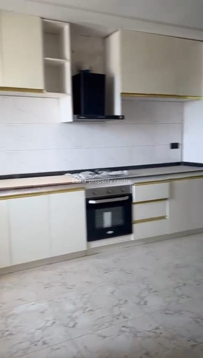 Standard 3 Bedroom Penthouse, Guzape District, Abuja, Flat / Apartment for Sale