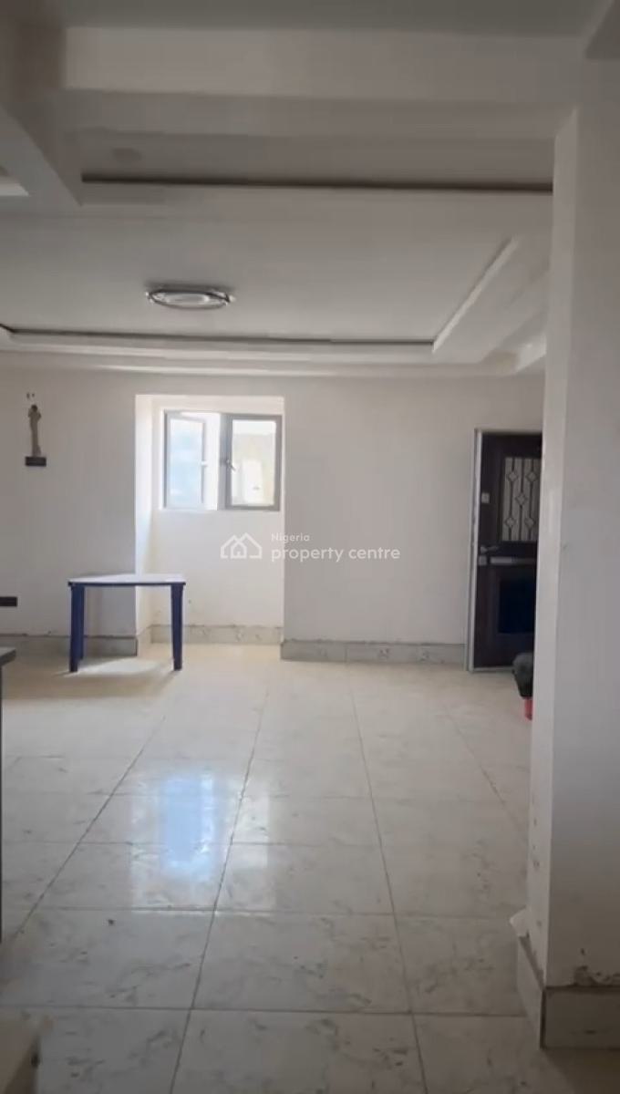 Standard 3 Bedroom Penthouse, Guzape District, Abuja, Flat / Apartment for Sale