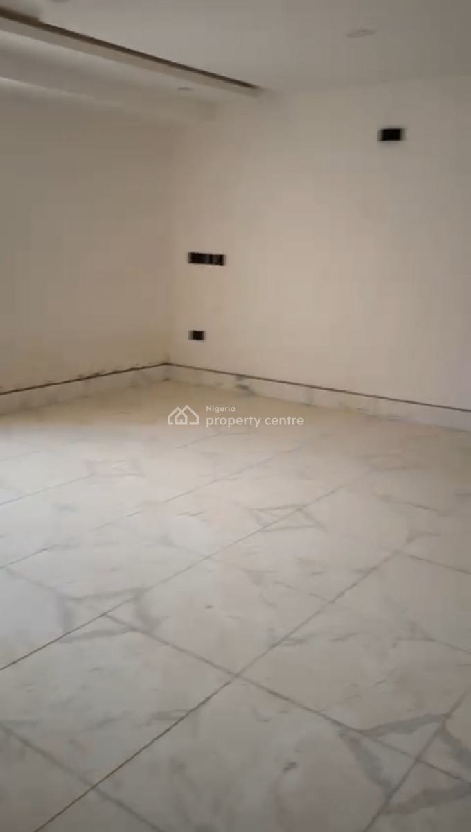 Standard 3 Bedroom Penthouse, Guzape District, Abuja, Flat / Apartment for Sale