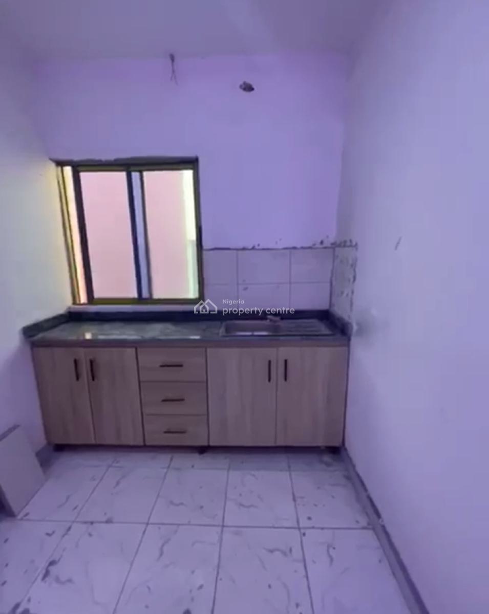 a Decent Spacious Self Contain, Bajulaiye, Shomolu, Lagos, Self Contain (single Rooms) for Rent