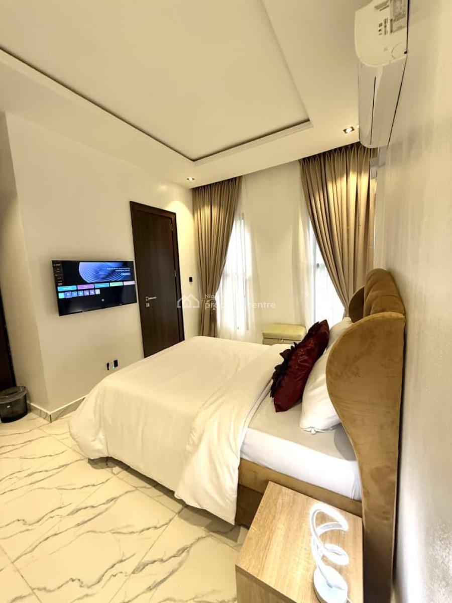 2 Bedroom Apartment, Admiralty Way, Lekki Phase 1, Lekki, Lagos, Flat / Apartment Short Let