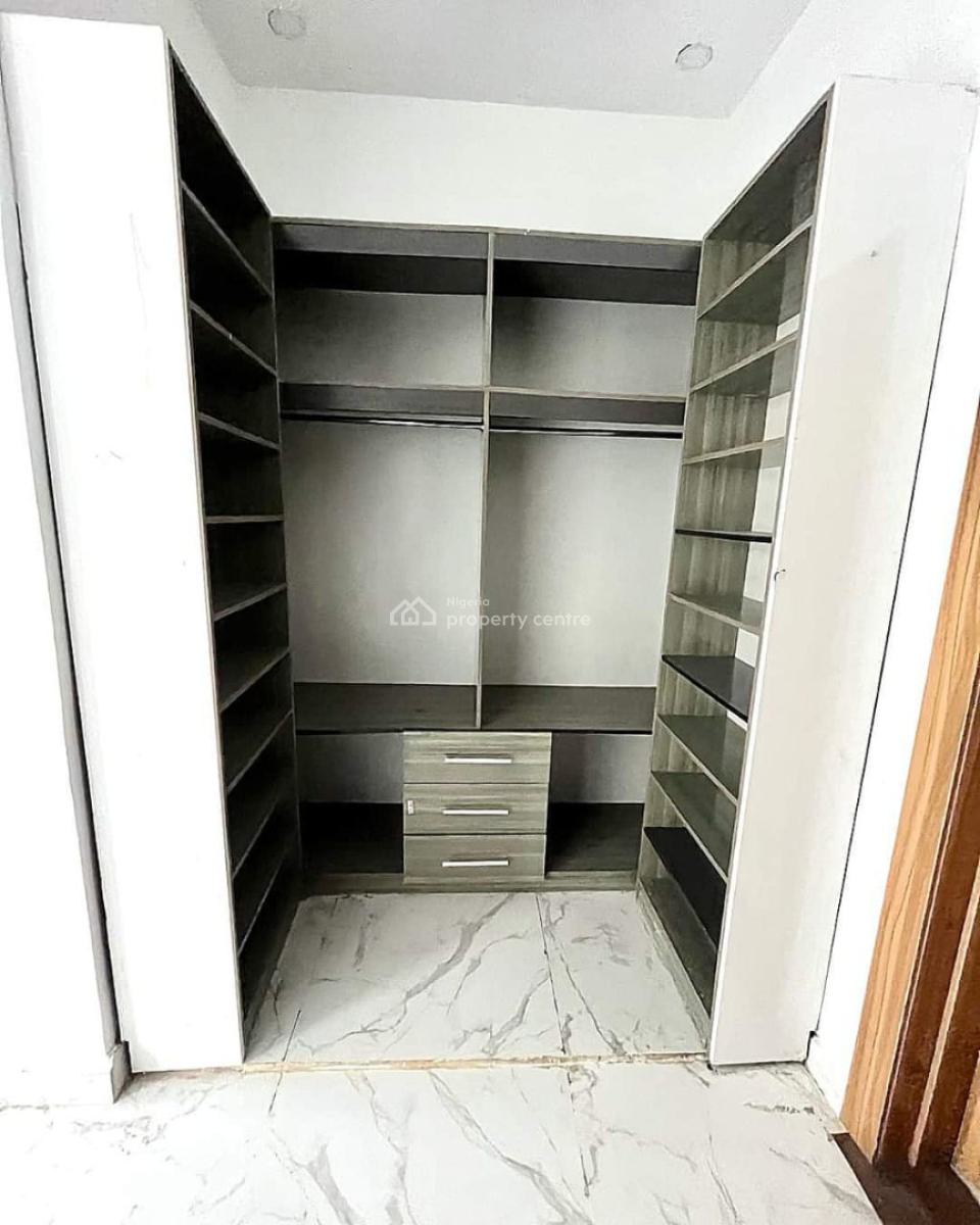 Well Maintained 4 Bedrooms Semi-detached Duplex, Lekki Phase 1, Lekki, Lagos, Semi-detached Duplex for Sale