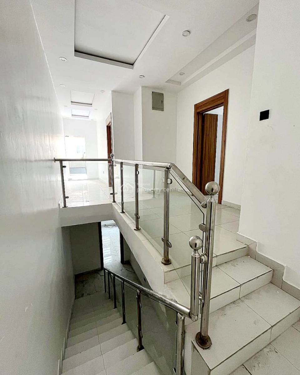 Well Maintained 4 Bedrooms Semi-detached Duplex, Lekki Phase 1, Lekki, Lagos, Semi-detached Duplex for Sale