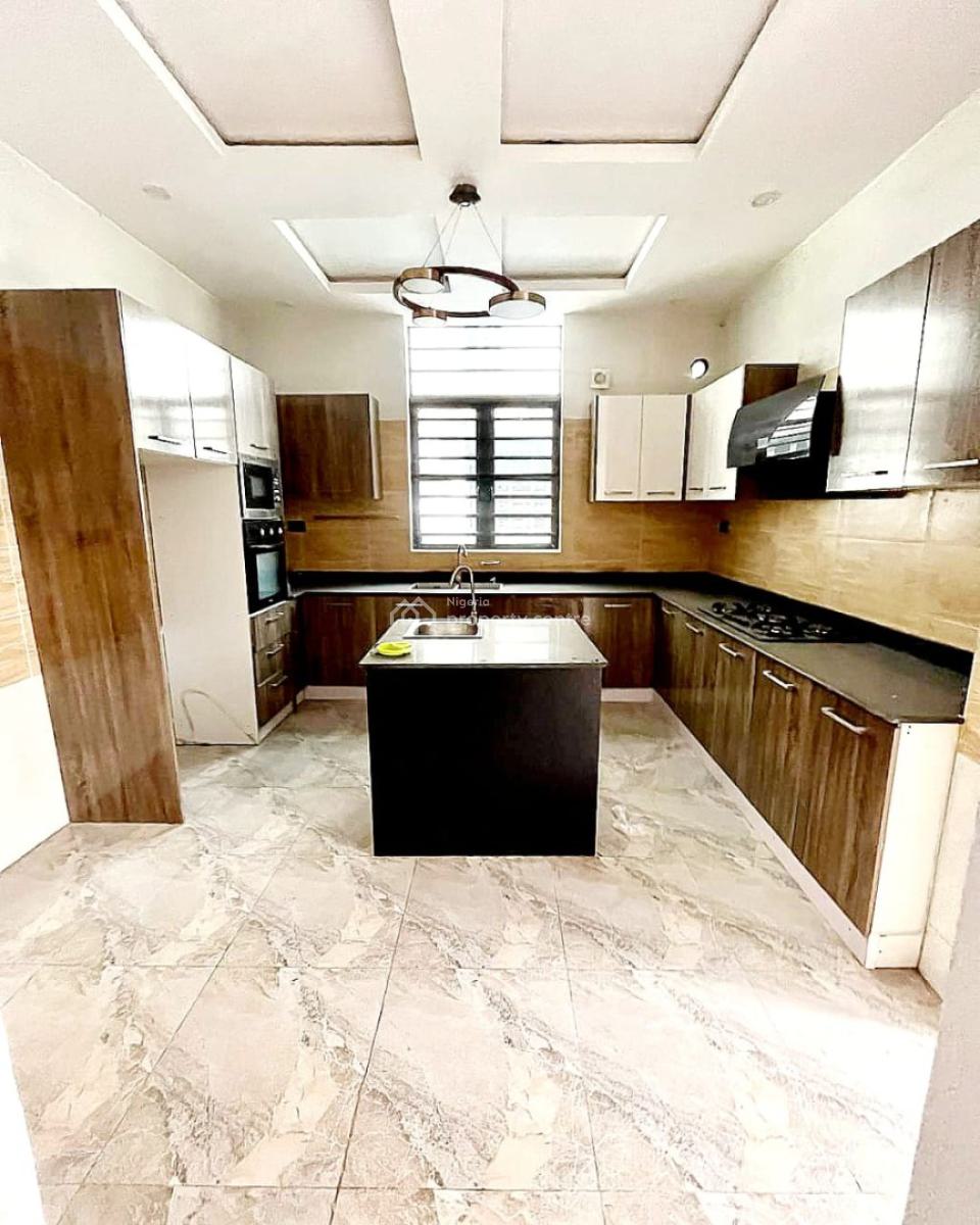 Well Maintained 4 Bedrooms Semi-detached Duplex, Lekki Phase 1, Lekki, Lagos, Semi-detached Duplex for Sale