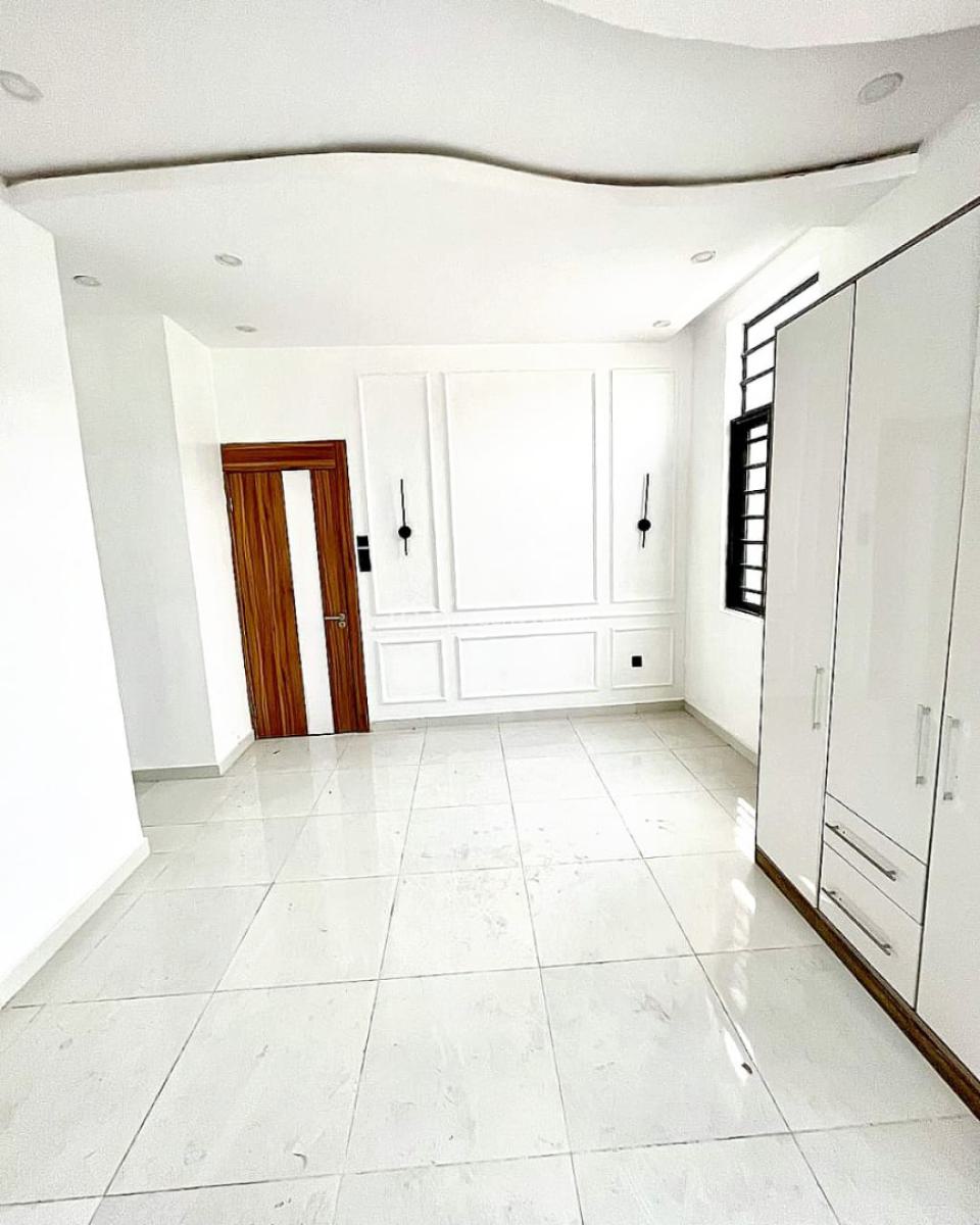 Well Maintained 4 Bedrooms Semi-detached Duplex, Lekki Phase 1, Lekki, Lagos, Semi-detached Duplex for Sale