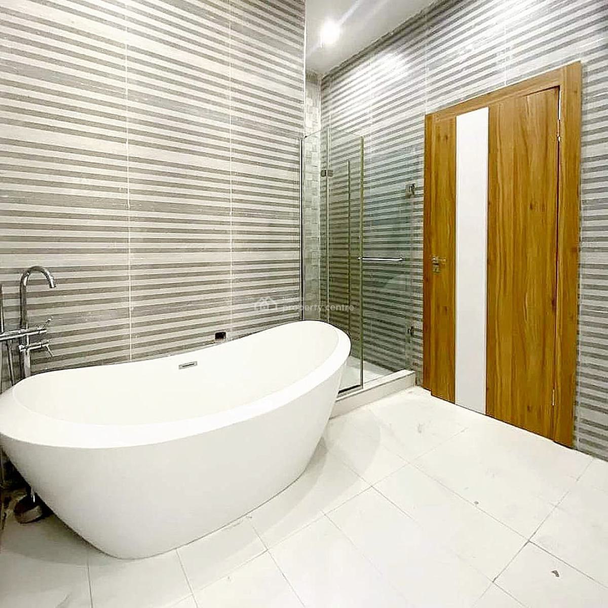 Well Maintained 4 Bedrooms Semi-detached Duplex, Lekki Phase 1, Lekki, Lagos, Semi-detached Duplex for Sale