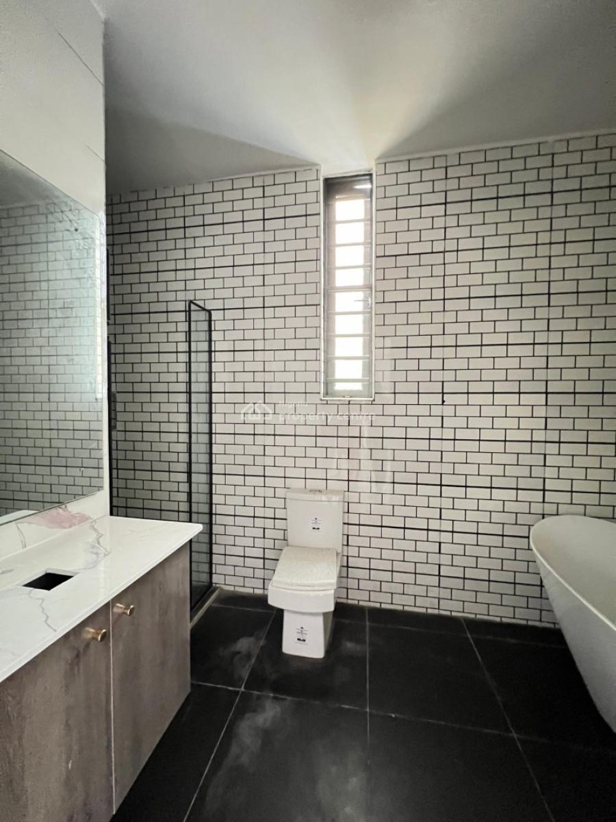 Elegant 4 Bedroom Terrace Duplex with Bq, Osapa, Lekki, Lagos, Terraced Duplex for Sale