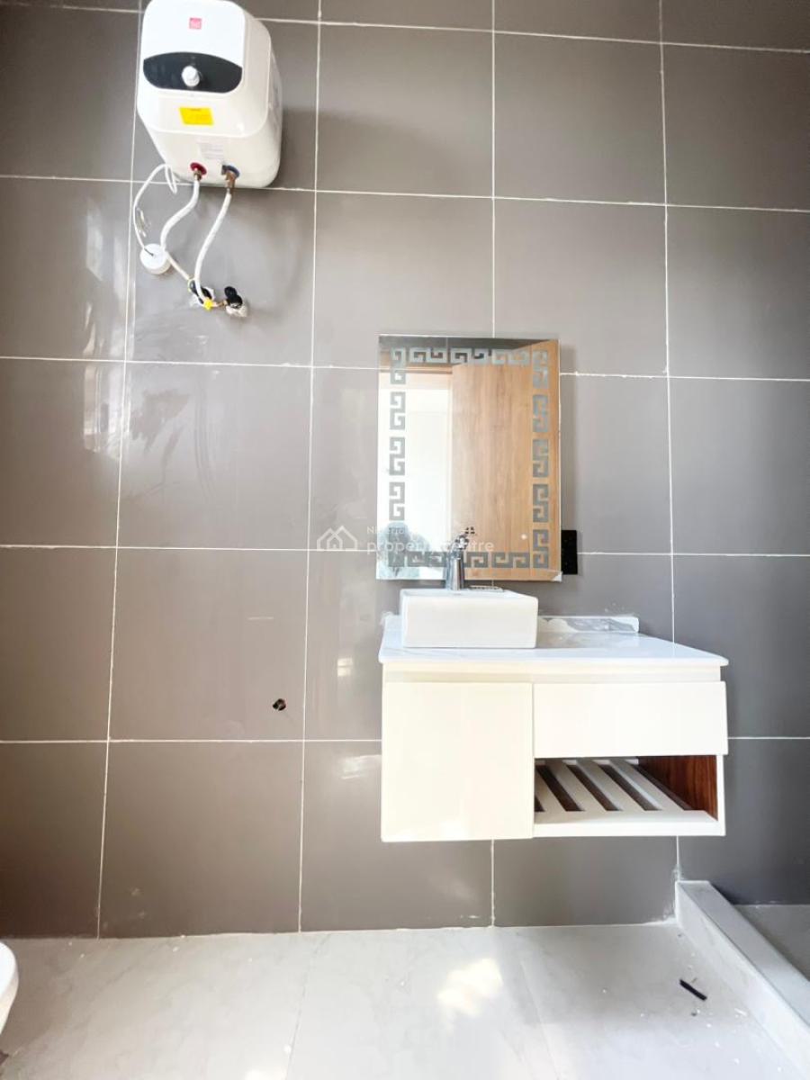 2 Bedroom Apartments with Swimming Pool & Elevator, Lekki Phase 1, Lekki, Lagos, Flat / Apartment for Sale