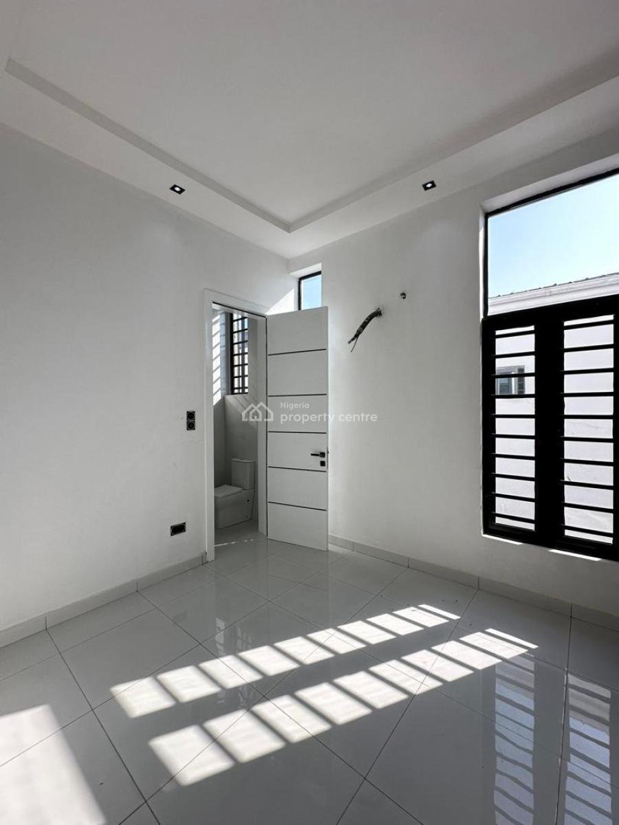 Massive 2 Bedroom Flat Downstairs, Thera Annex, Sangotedo, Ajah, Lagos, Flat / Apartment for Rent