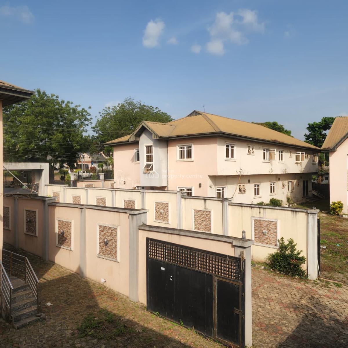 4 Bedroom Duplex with 12 Unit of Service Apartment & 16 Room Hotel, Jericho Gra, Ibadan, Oyo, Block of Flats for Sale