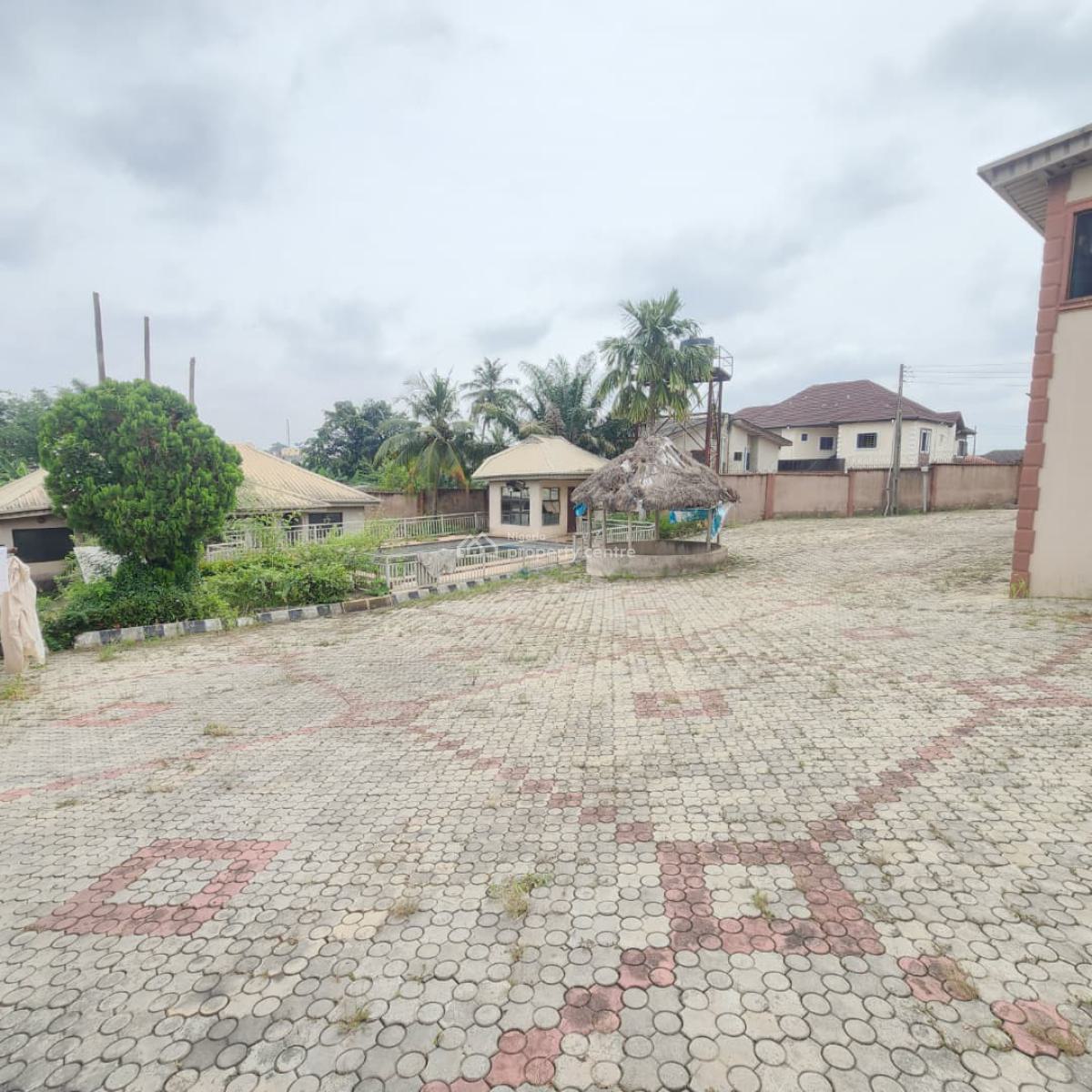 18 Bedrooms House with Swimming Pool, Ajoke Estate Jericho, Ibadan, Oyo, Detached Bungalow for Sale